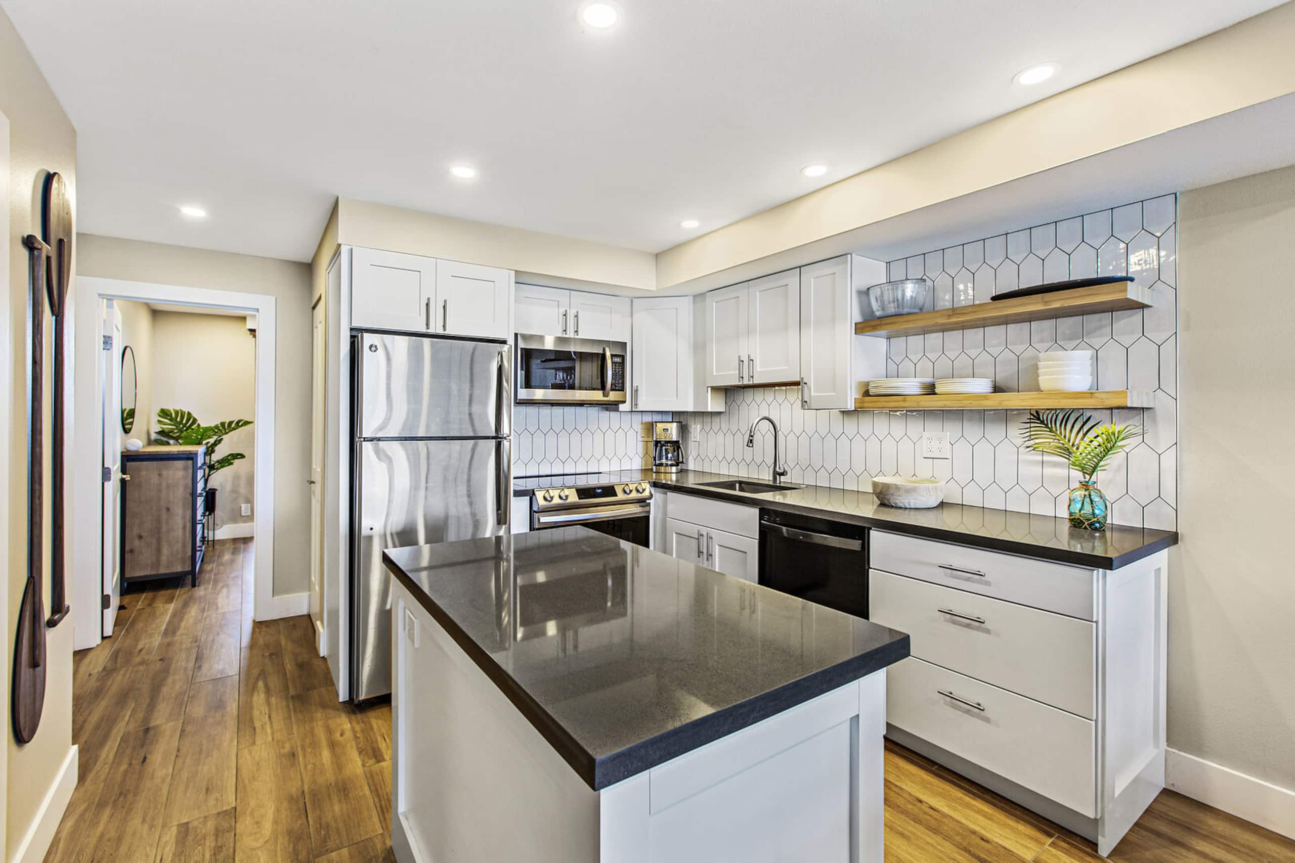 Condo in Lahaina · ★4.93 · 3 bedrooms · 4 beds · 2.5 baths - Image 19