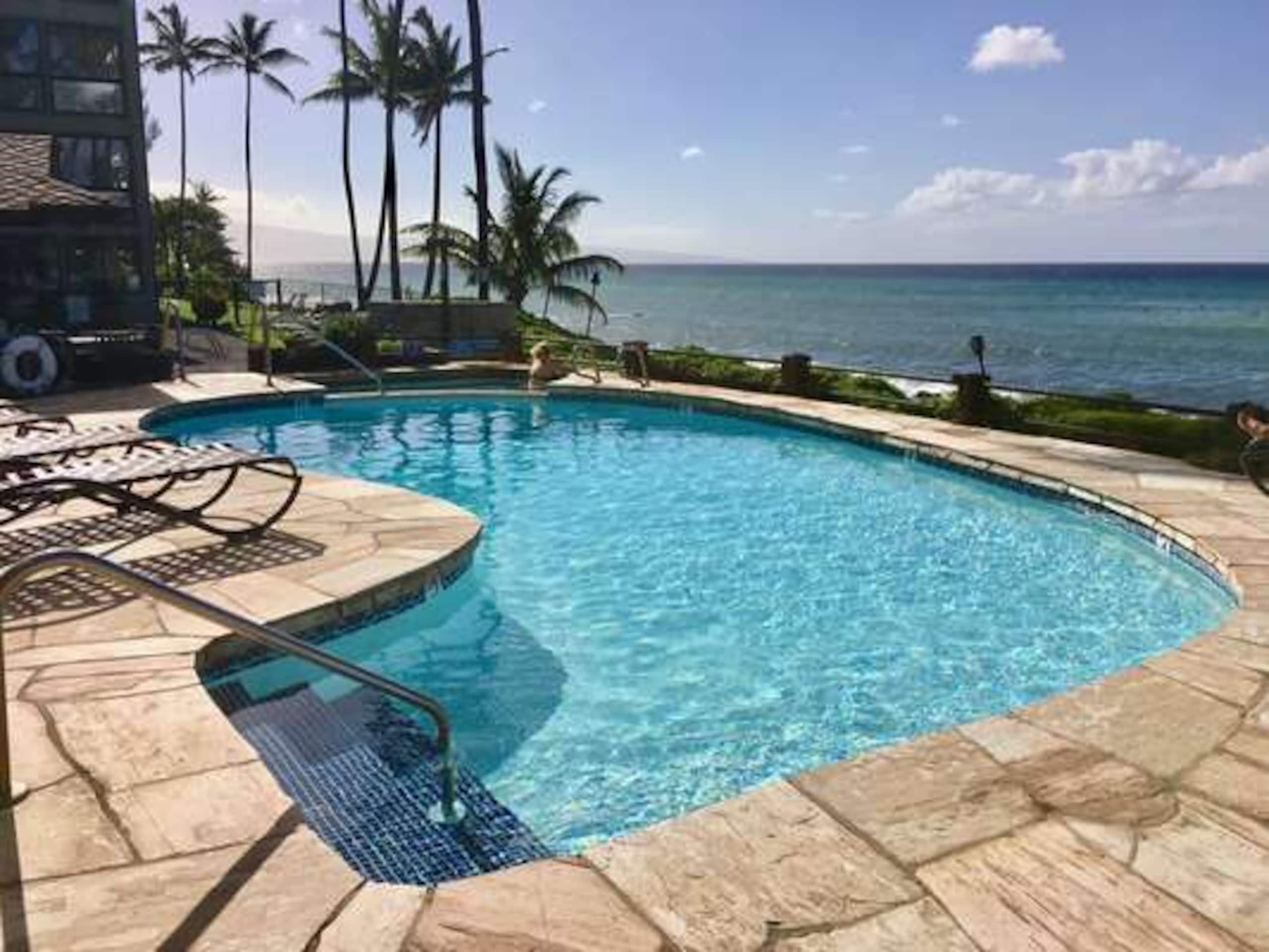 Condo in Lahaina · ★4.93 · 3 bedrooms · 4 beds · 2.5 baths - Image 39