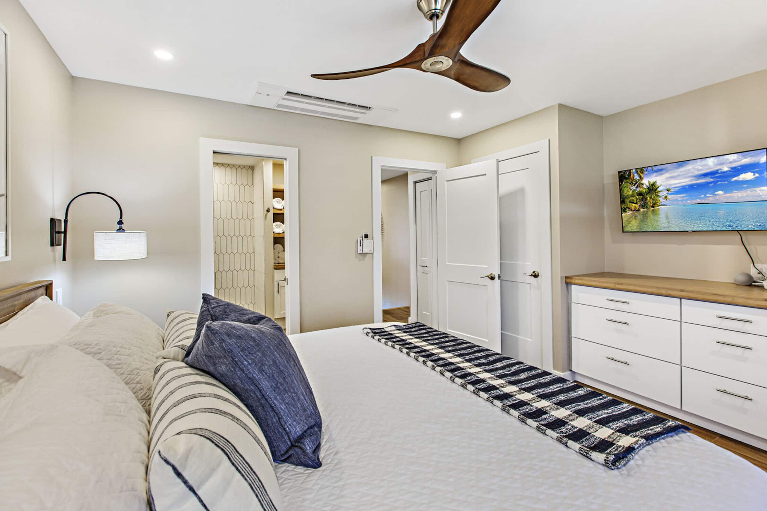 Condo in Lahaina · ★4.93 · 3 bedrooms · 4 beds · 2.5 baths - Image 24
