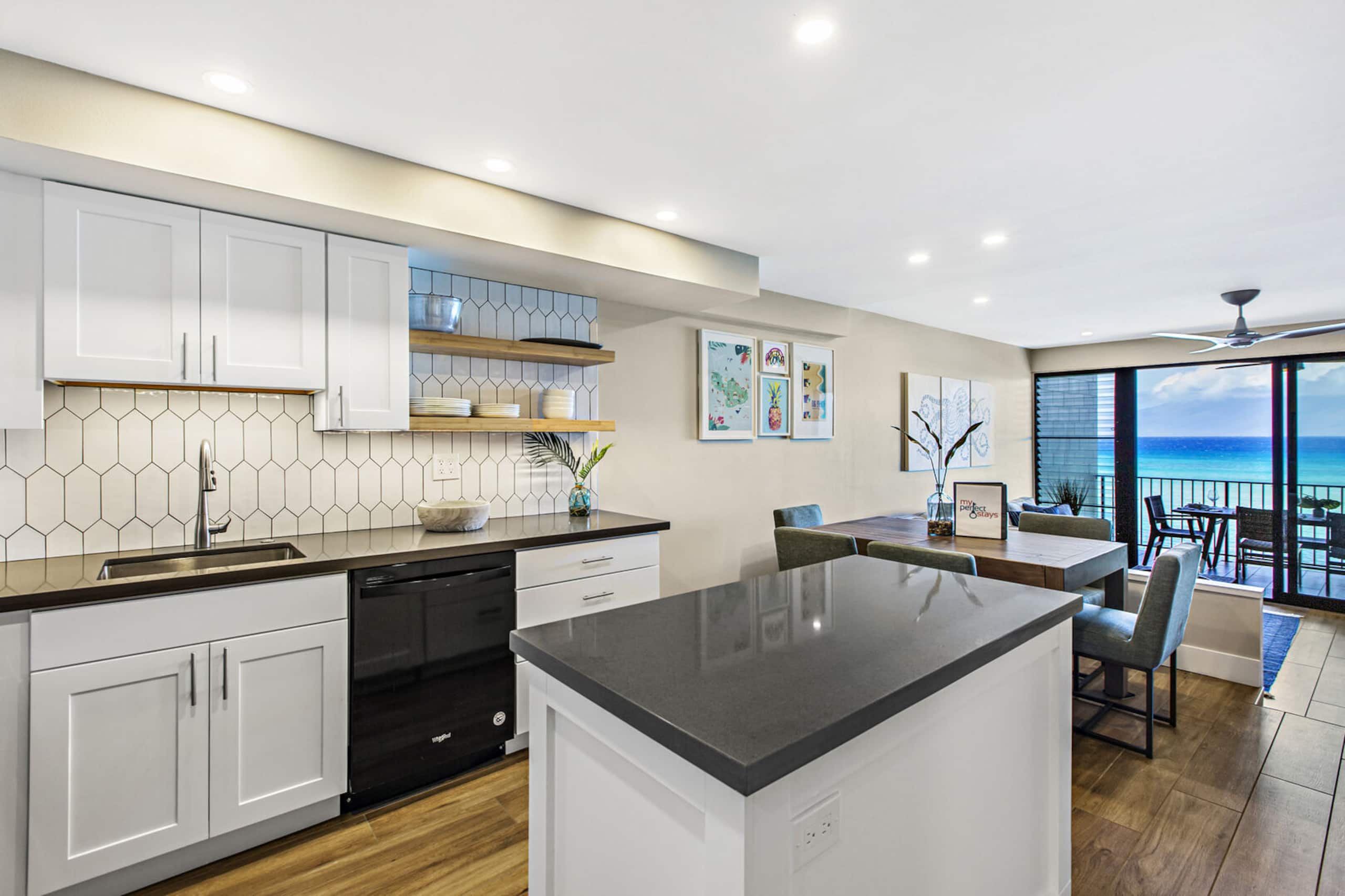 Condo in Lahaina · ★4.93 · 3 bedrooms · 4 beds · 2.5 baths - Image 18