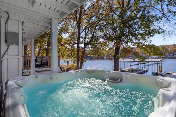 Private Hot Tub, Two Decks and Amazing Dock!