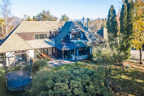 Fantastic Family 6-bedroom Home