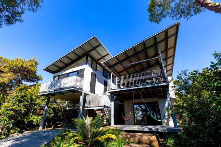 42 Byron gallery image 2