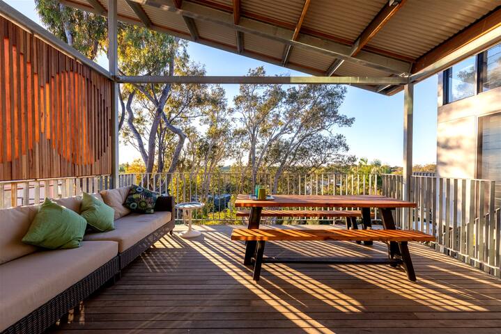 42 Byron gallery image 3