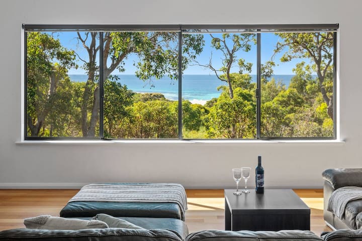 Eagle Vista—Beachside Bliss with Bushland Serenity