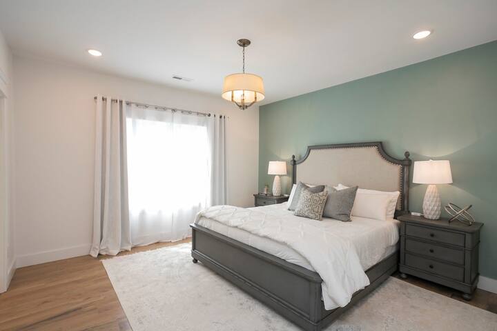 Game Room, Fire Pit & Hot Tub! gallery image 4