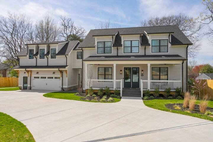 Game Room, Fire Pit & Hot Tub!
