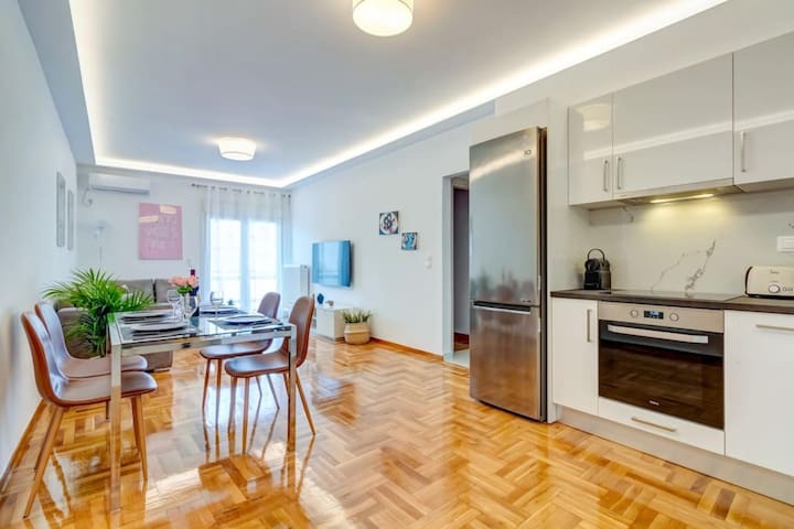 Koukaki lux 2BD 1master ap next to Acropolis