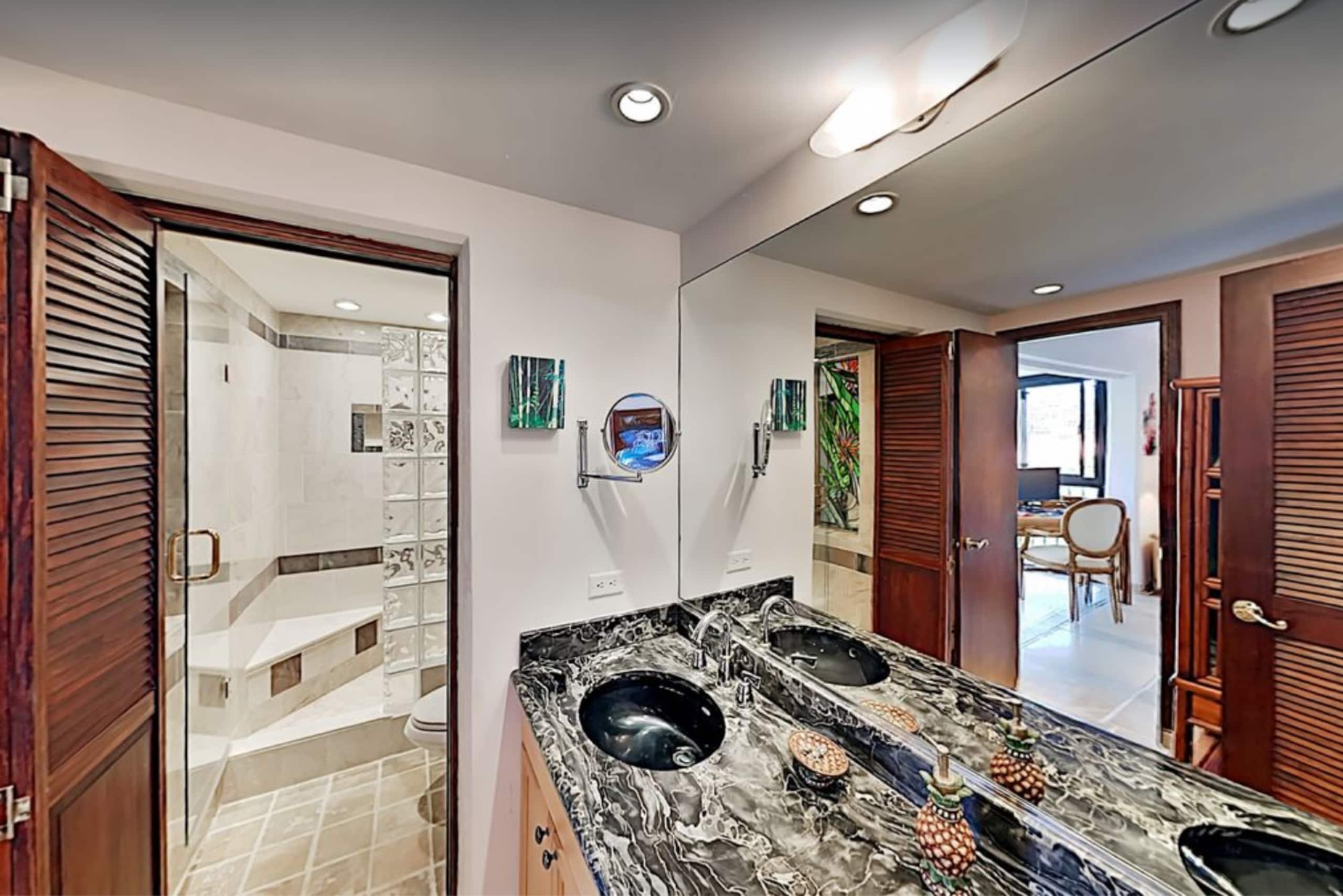 Condo in Lahaina · ★4.93 · 2 bedrooms · 3 beds · 2 baths - Image 20