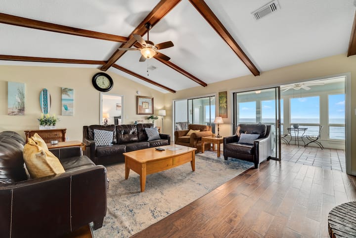 Harbor House A1- Unique Gulf Front Condo - Gulf Shores, AL