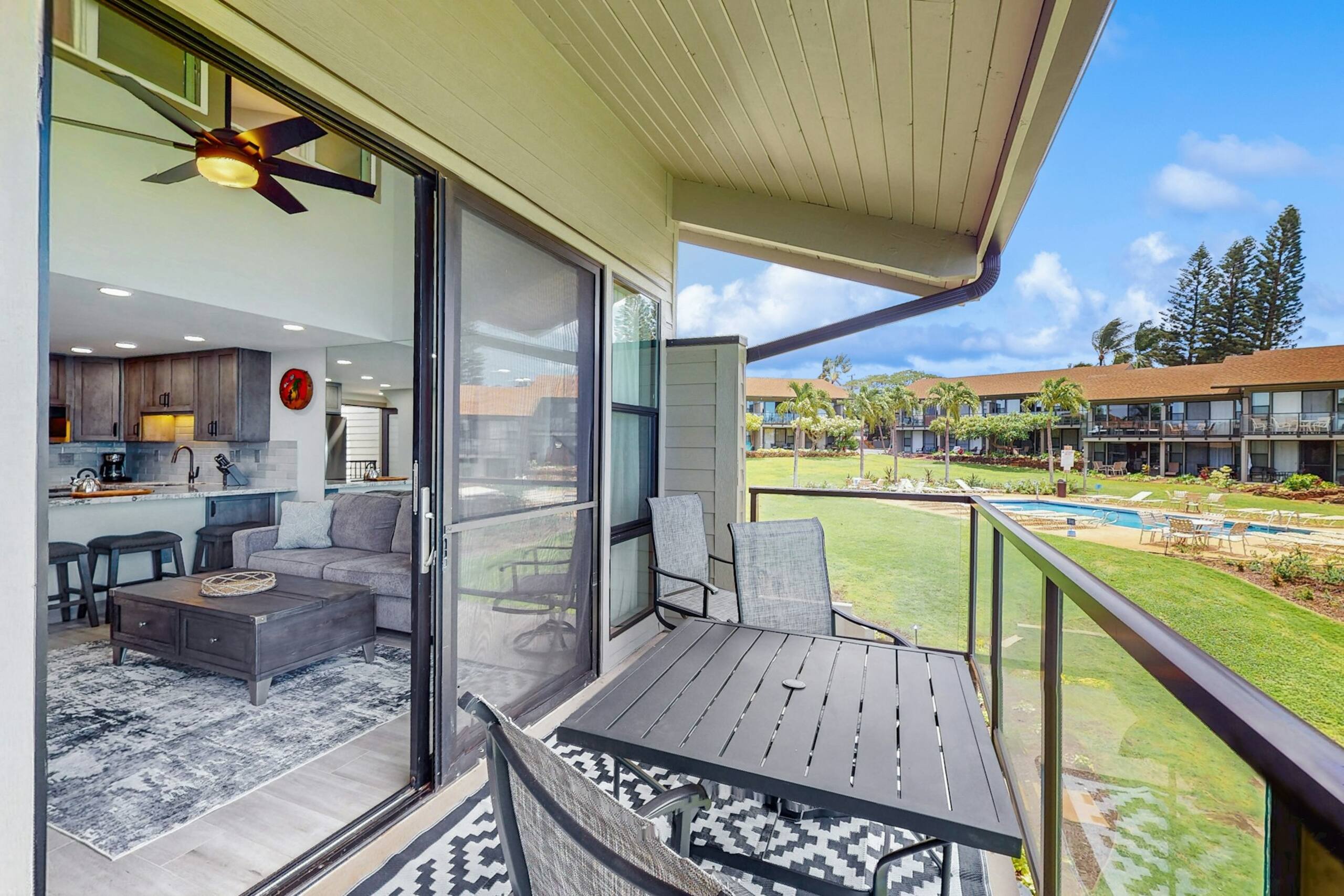 Apartment in Lahaina · ★4.47 · 2 bedrooms · 2 beds · 2 private bathrooms - Image 19