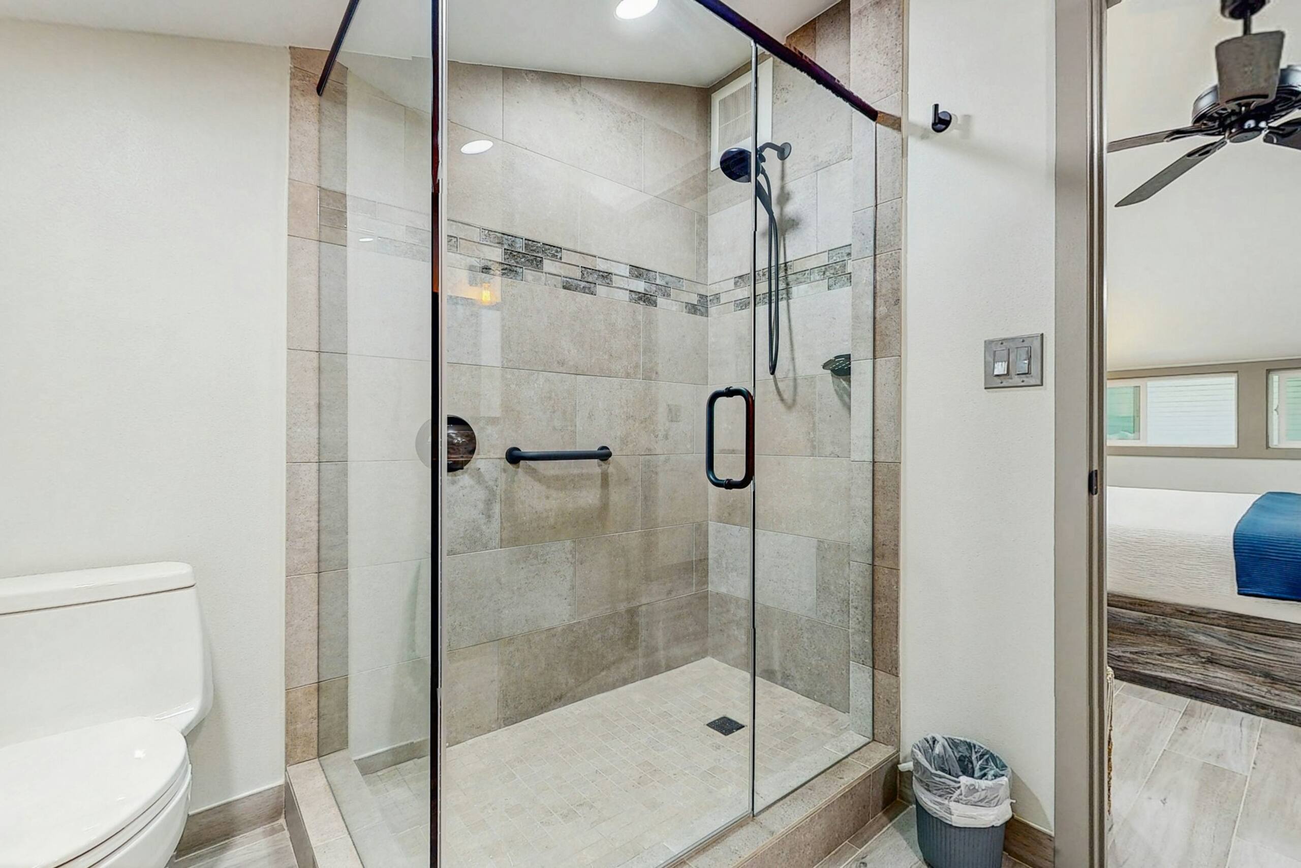 Apartment in Lahaina · ★4.47 · 2 bedrooms · 2 beds · 2 private bathrooms - Image 15