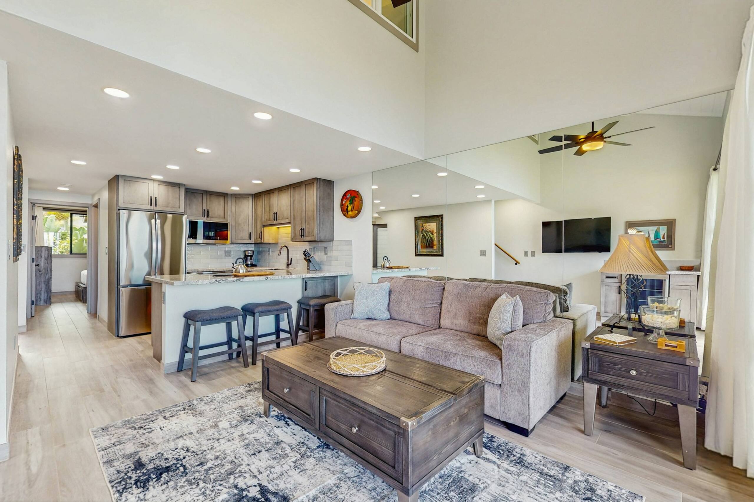 Apartment in Lahaina · ★4.47 · 2 bedrooms · 2 beds · 2 private bathrooms - Image 3