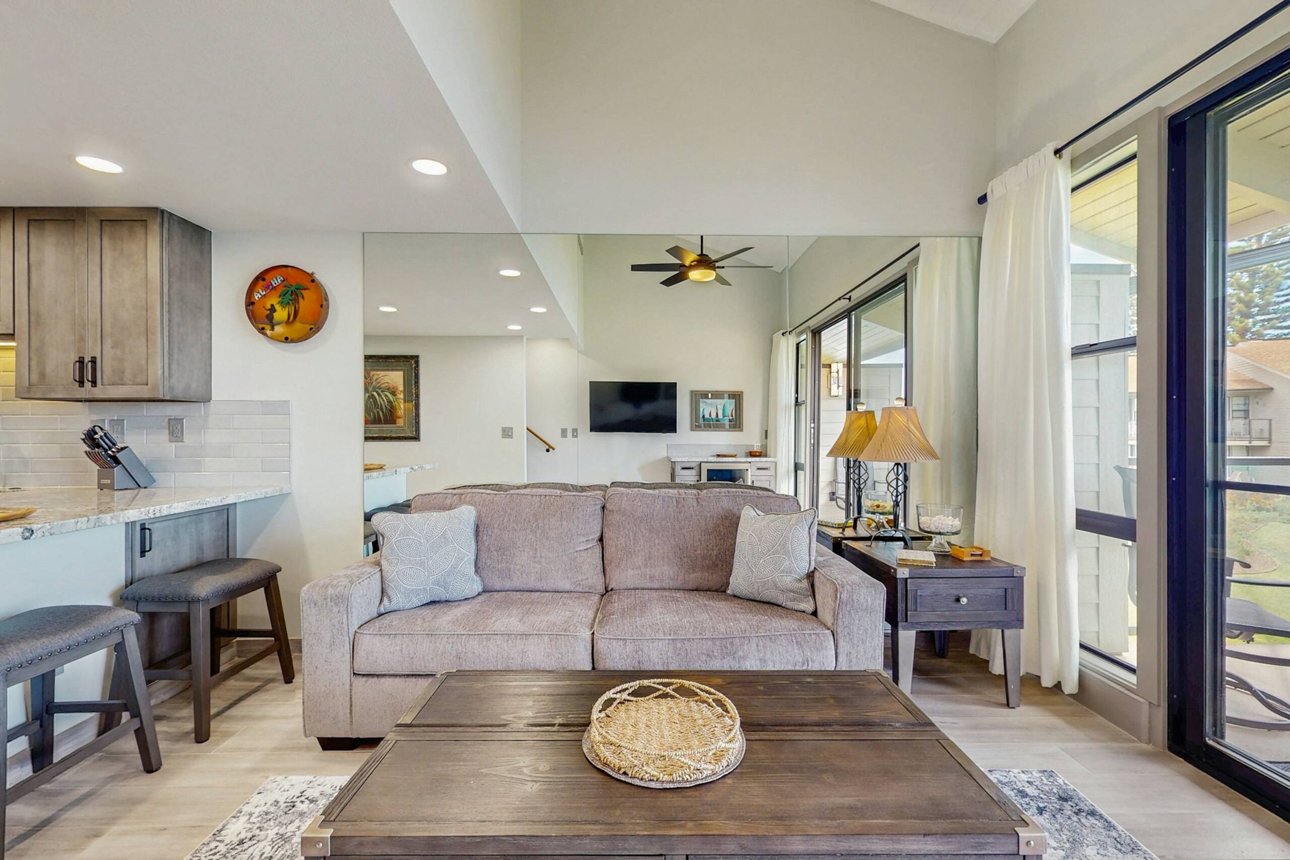 Apartment in Lahaina · ★4.47 · 2 bedrooms · 2 beds · 2 private bathrooms - Image 6