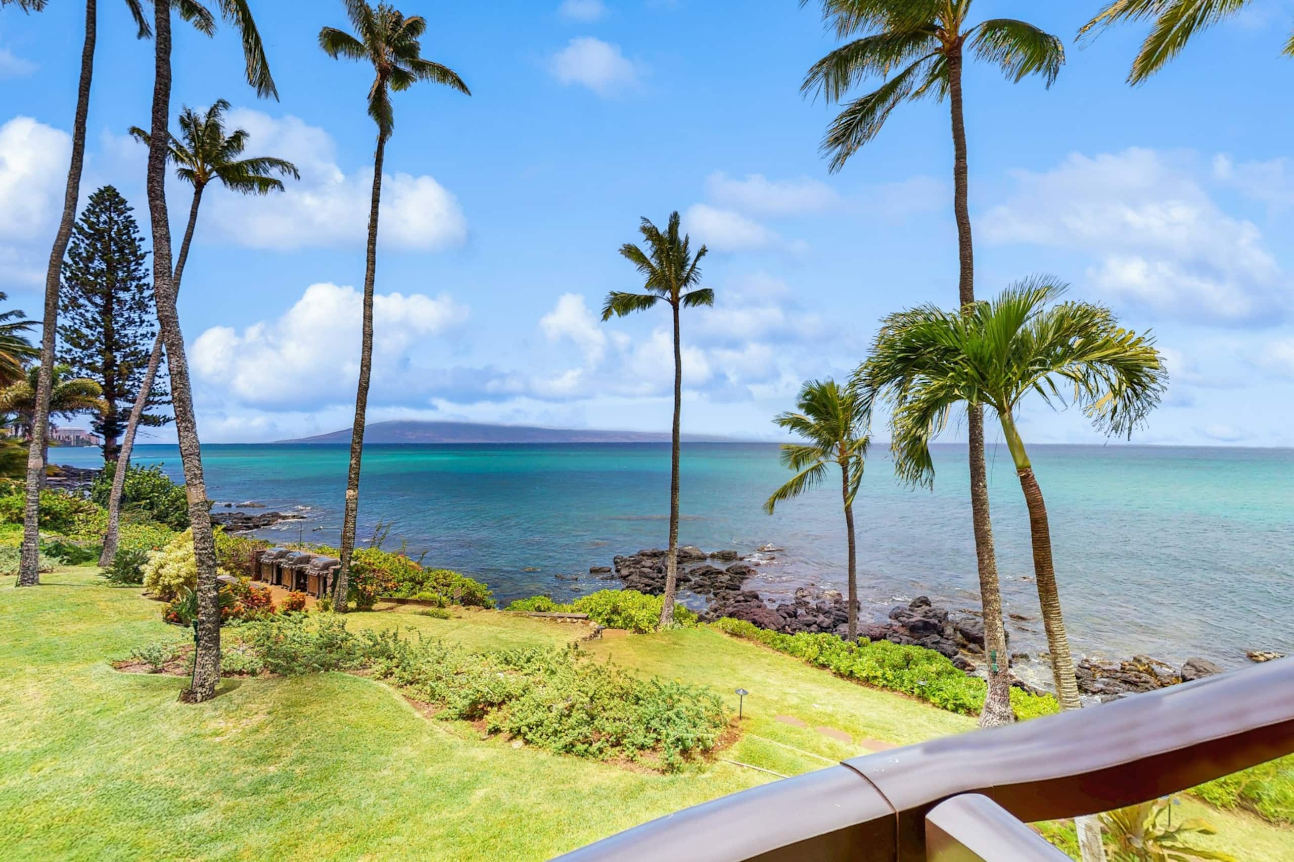 Apartment in Lahaina · ★4.47 · 2 bedrooms · 2 beds · 2 private bathrooms - Image 4