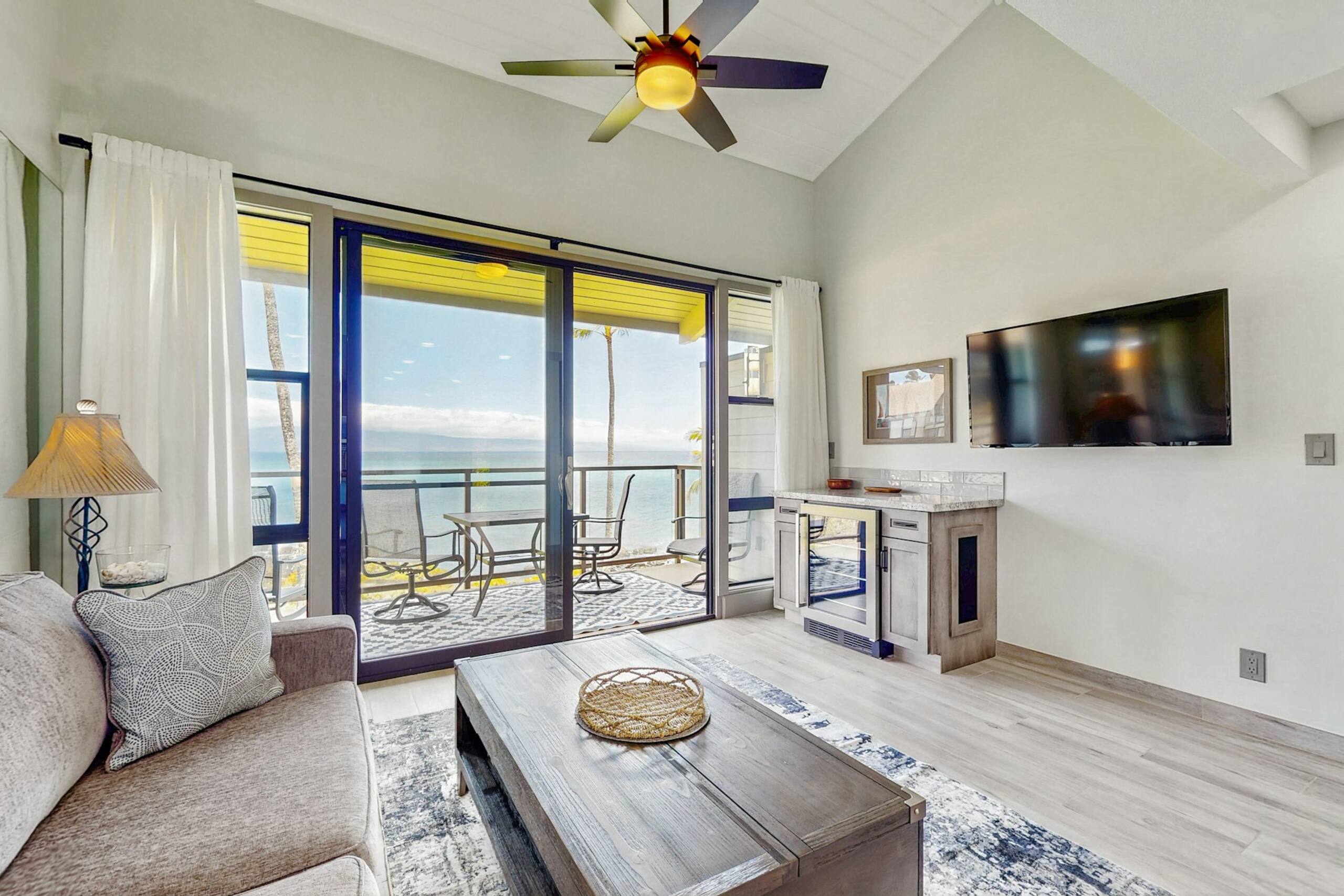 Apartment in Lahaina · ★4.47 · 2 bedrooms · 2 beds · 2 private bathrooms - Image 7