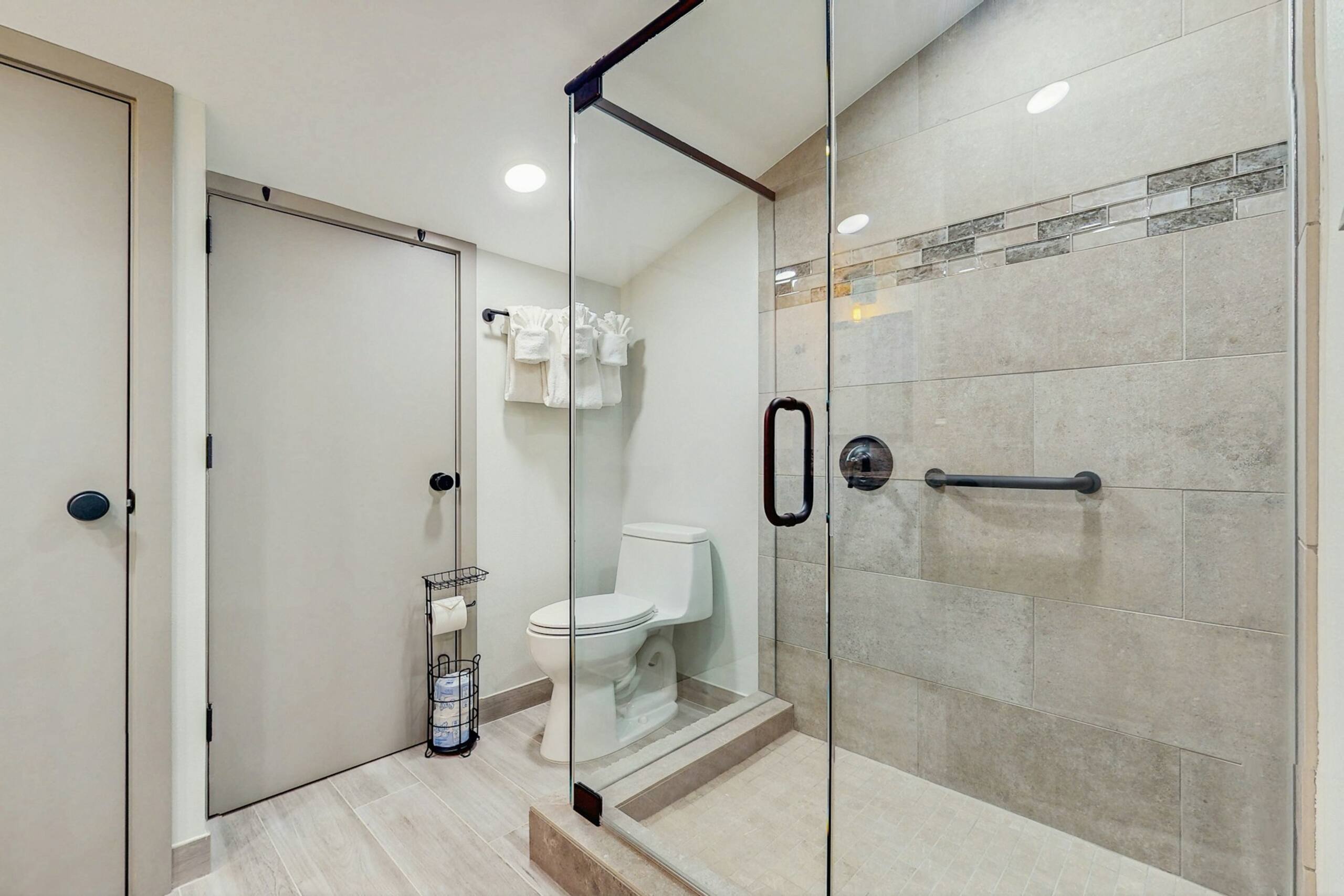 Apartment in Lahaina · ★4.47 · 2 bedrooms · 2 beds · 2 private bathrooms - Image 14