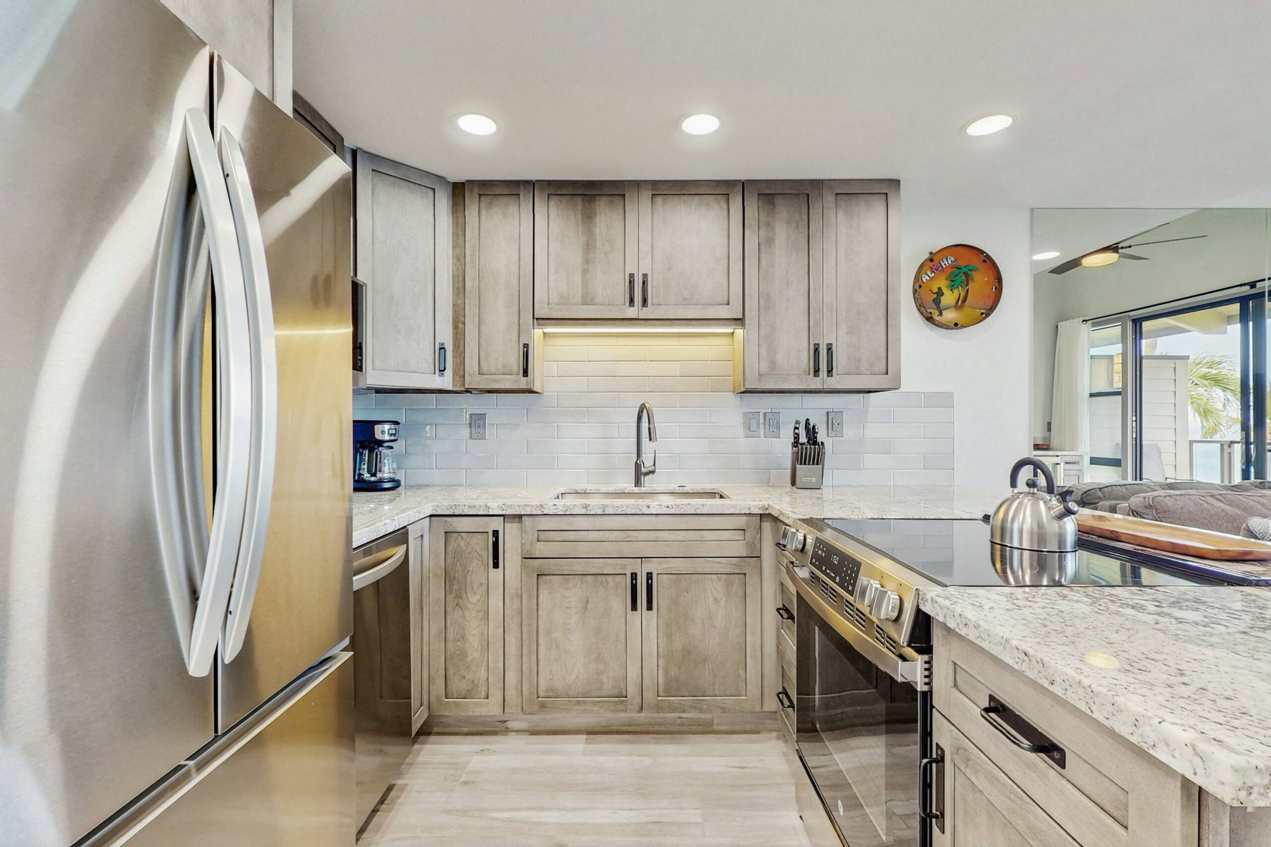 Apartment in Lahaina · ★4.47 · 2 bedrooms · 2 beds · 2 private bathrooms - Image 10