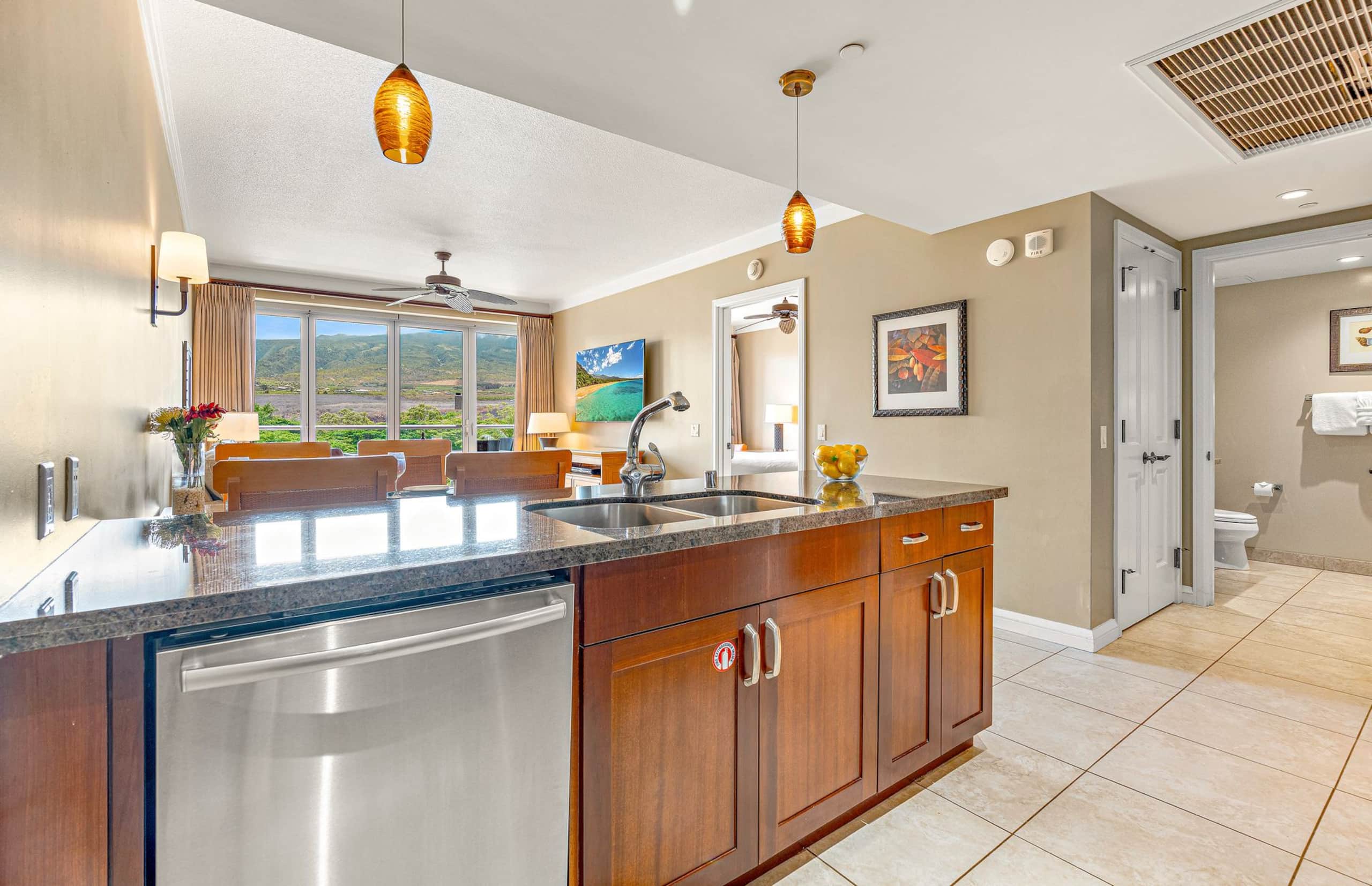 Condo in Lahaina · ★4.97 · 1 bedroom · 2 beds · 1 bath - Image 13