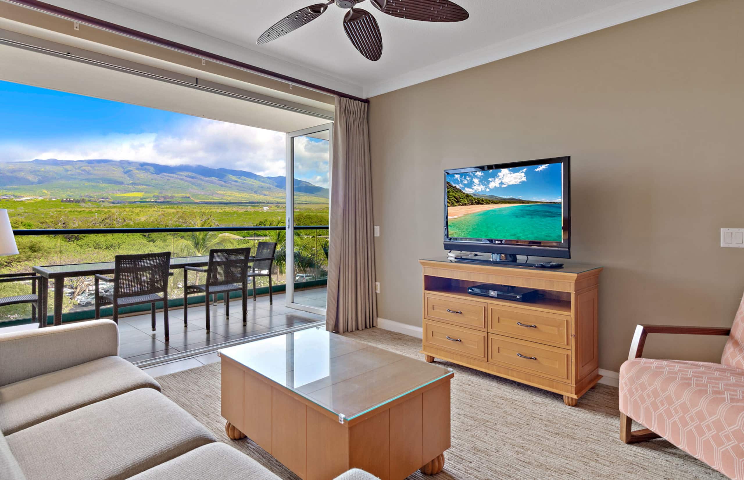 Condo in Lahaina · ★4.97 · 1 bedroom · 2 beds · 1 bath - Image 3