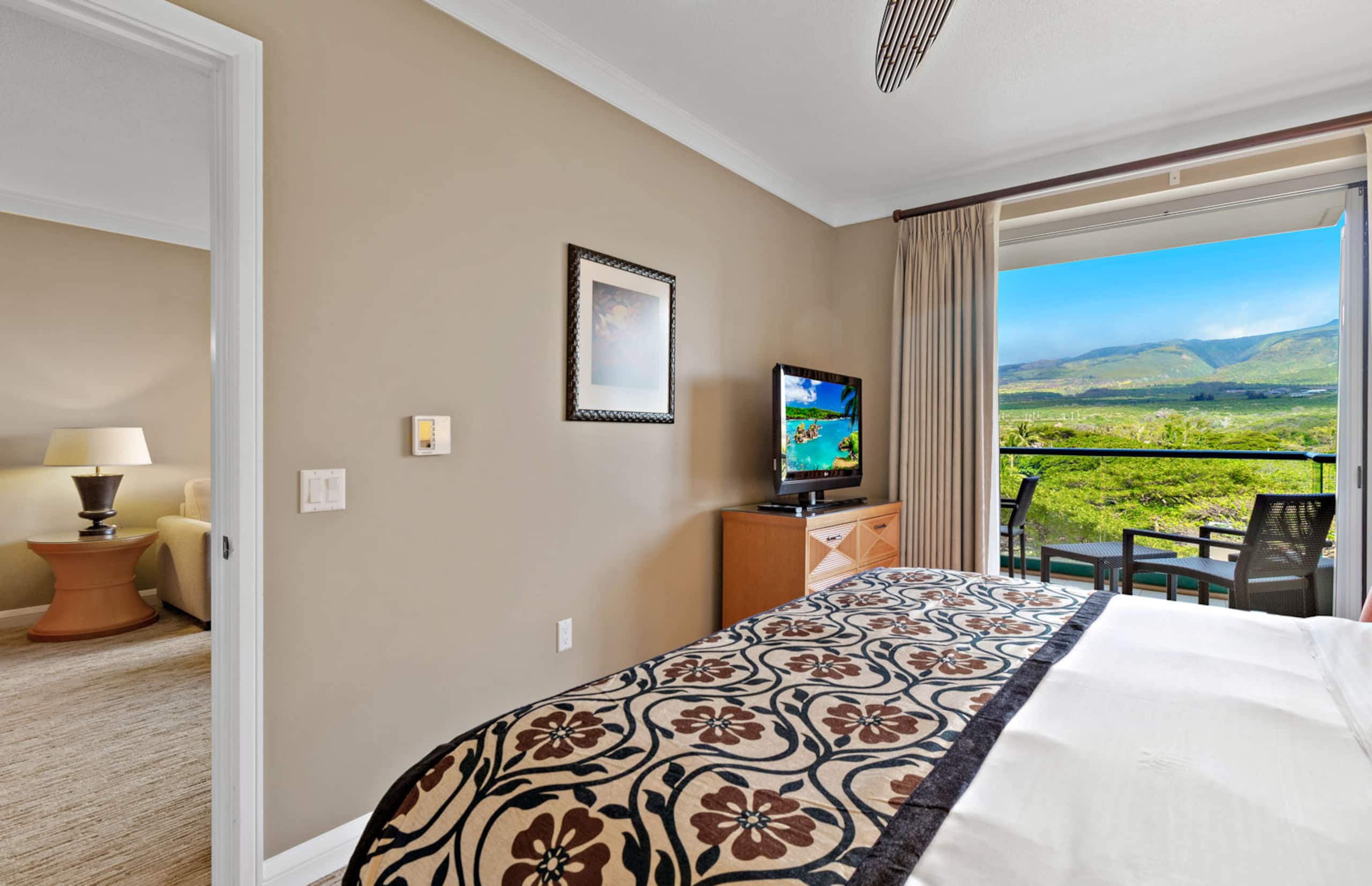 Condo in Lahaina · ★4.97 · 1 bedroom · 2 beds · 1 bath - Image 18