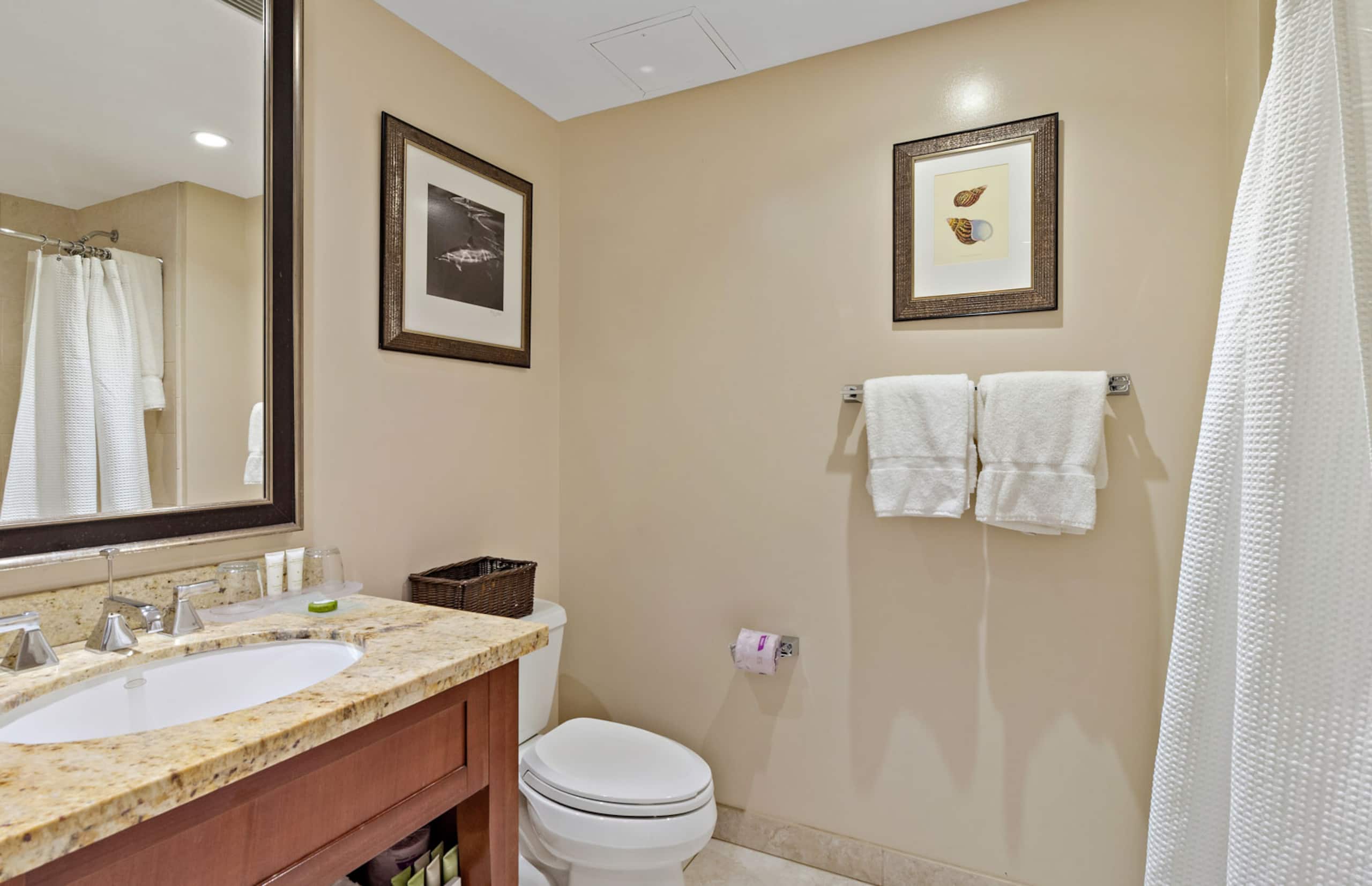 Condo in Lahaina · ★4.97 · 1 bedroom · 2 beds · 1 bath - Image 21