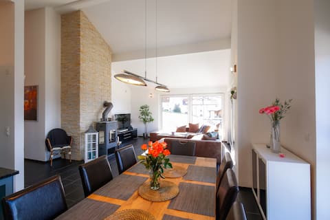 Modern and cosy 5 rooms penthouse with stunning vi