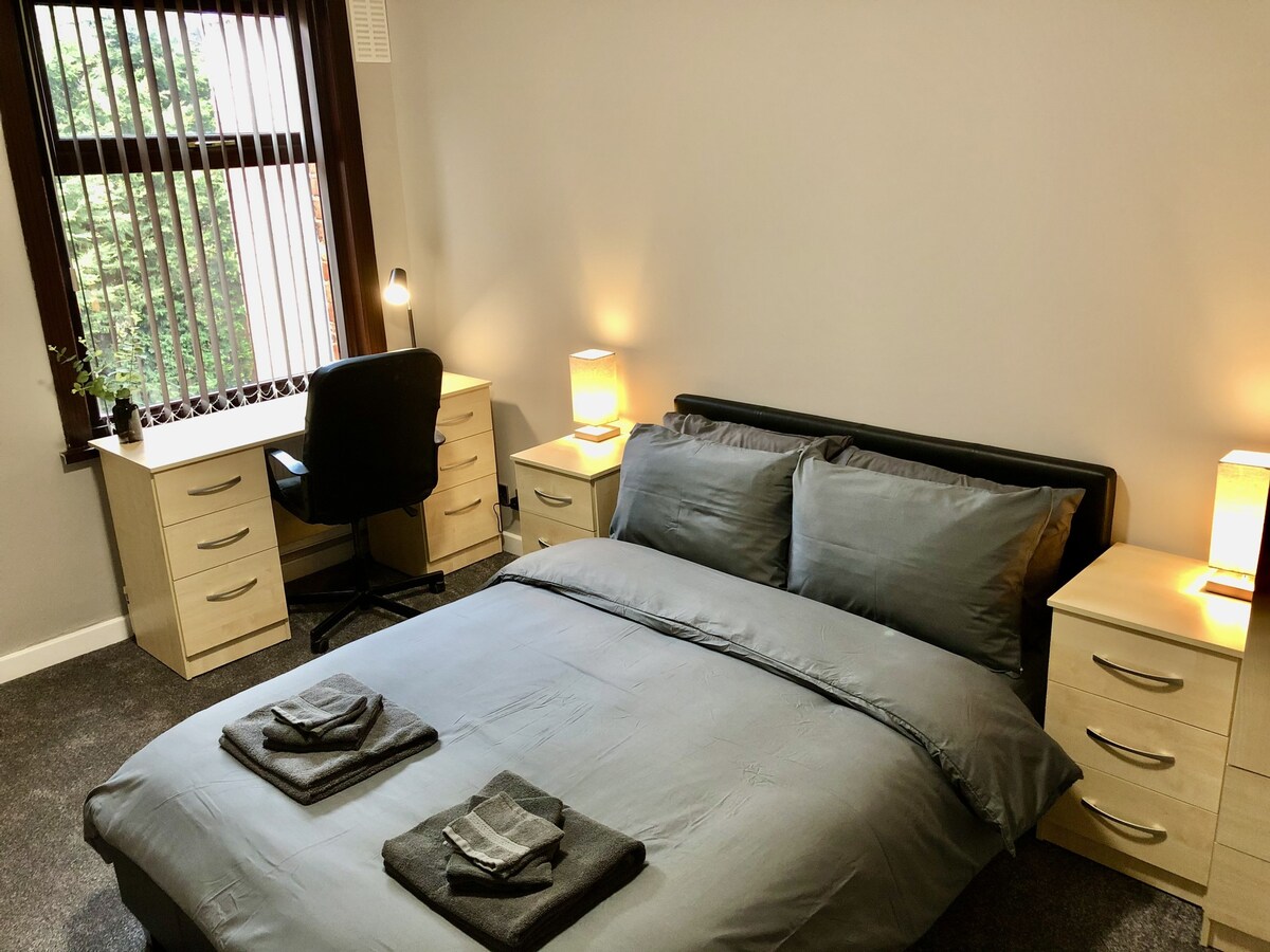 غرفة النوم 3 في الطابق العلوي مزدوجة قياسية