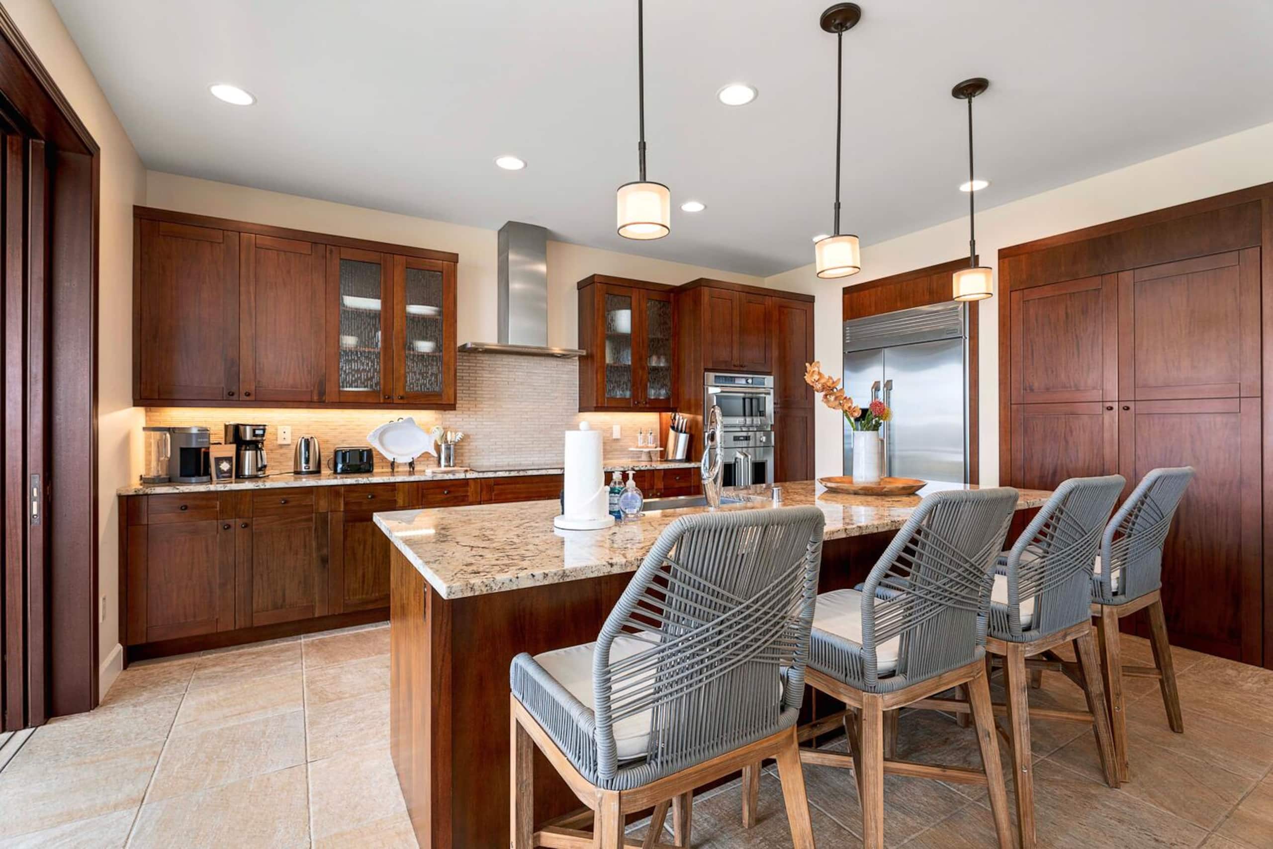 Home in Kailua-Kona · ★4.96 · 3 bedrooms · 7 beds · 3 baths - Image 14