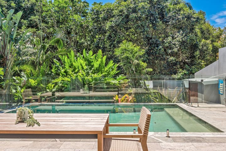 East Coast Escapes | Stonecutters1