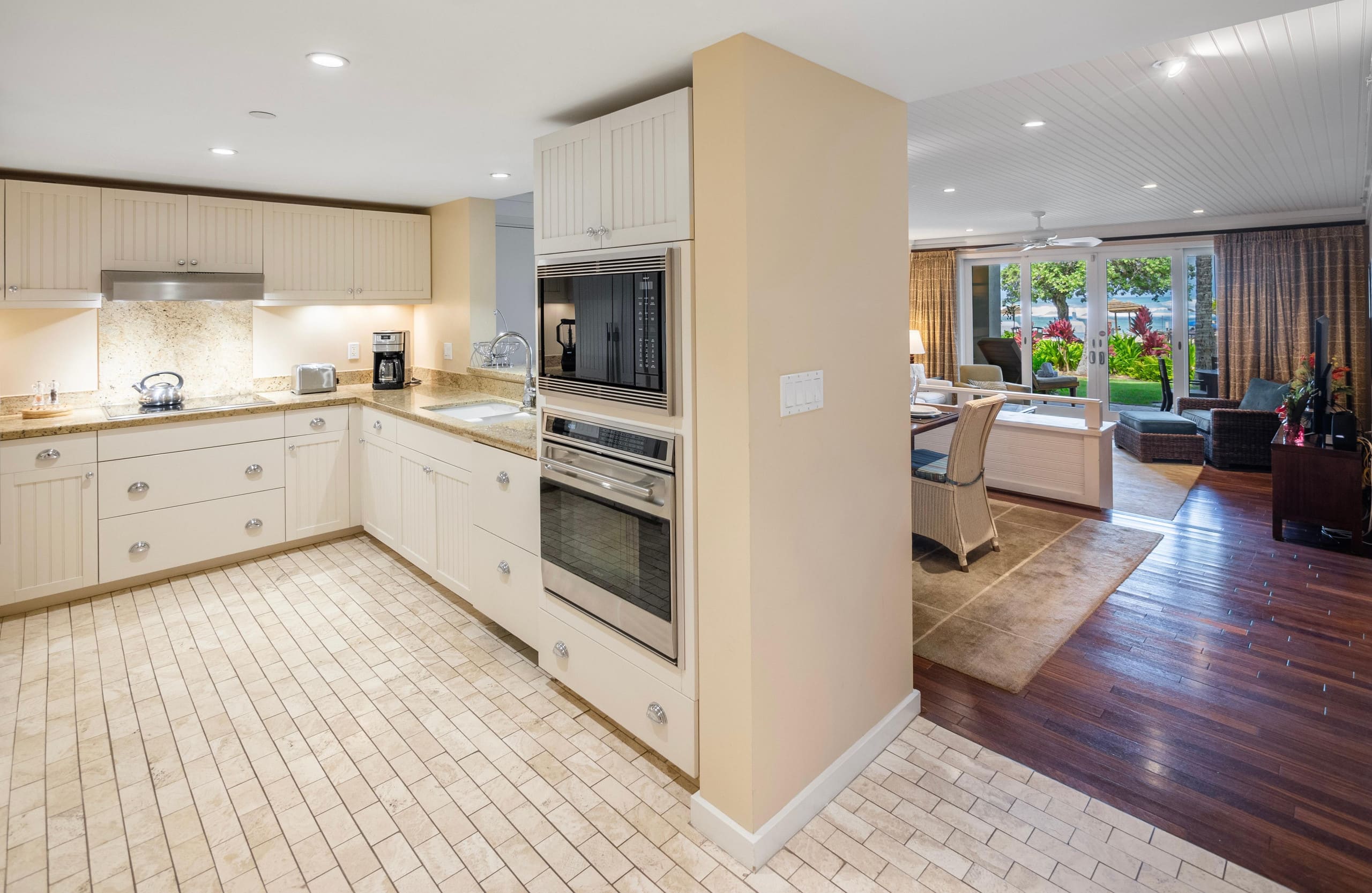 Villa in Kahuku · ★5.0 · 4 bedrooms · 6 beds · 3 private baths - Image 9