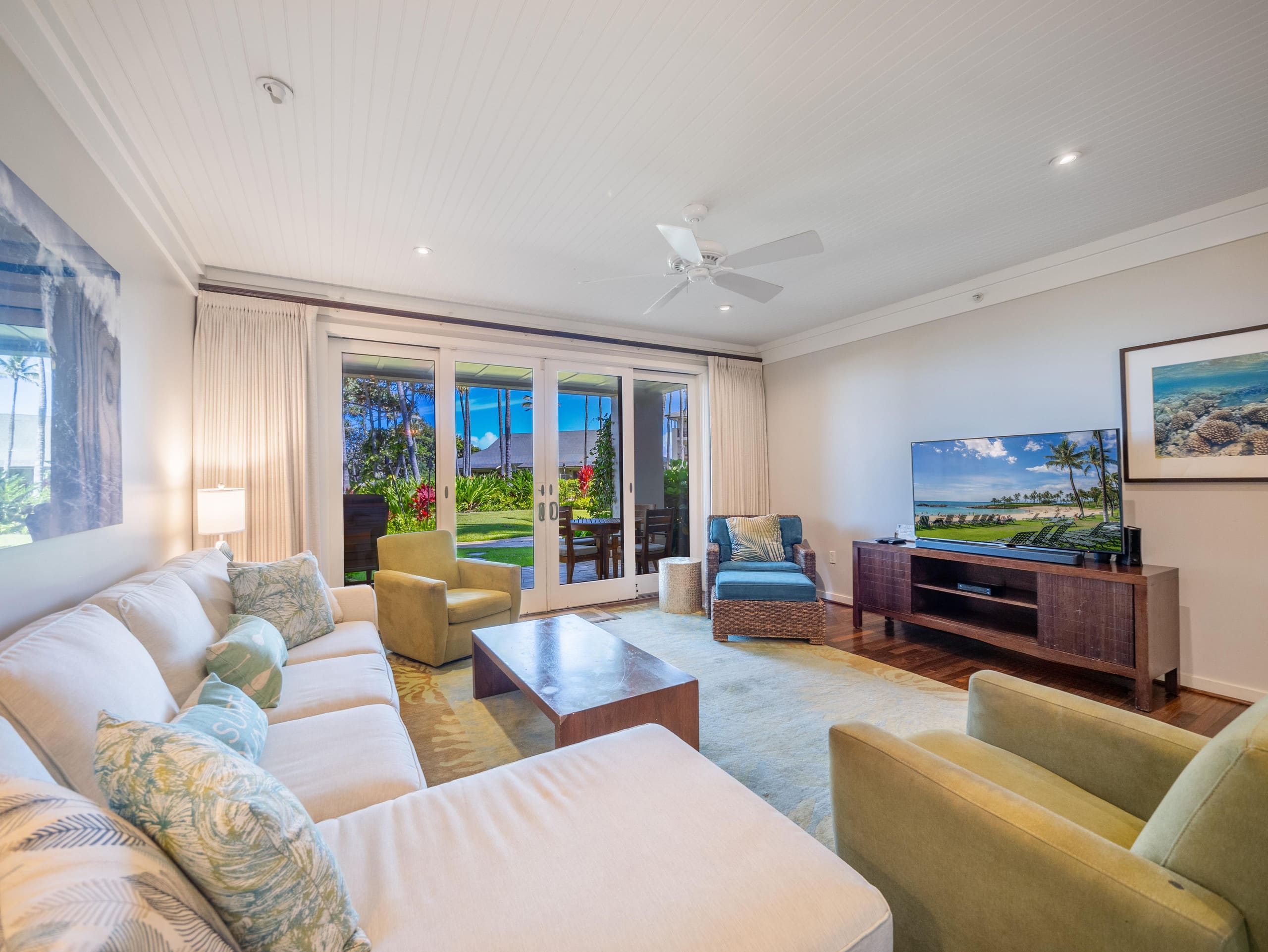 Villa in Kahuku · ★5.0 · 4 bedrooms · 6 beds · 3 private baths - Image 3