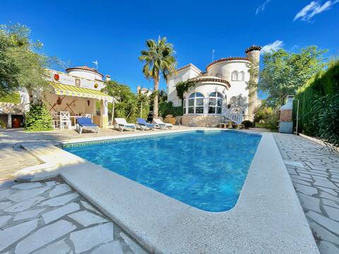 Villa Naili