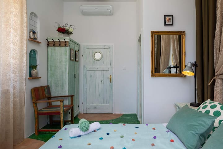 Luxury seafront Villa  on private Host island with Wi-Fi, bedrooms with sea view, fireplace, pets allowed