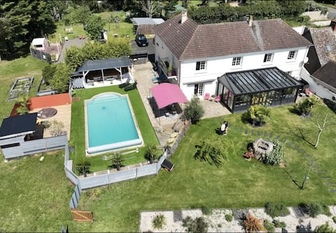 Relaxation Oasis with Swimming Pool and Jacuzzi - 300 m²