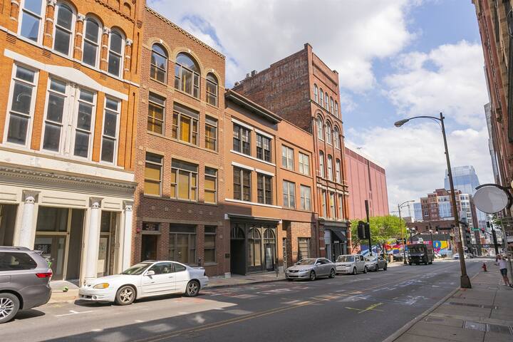 The Titan Penthouse- Lofts at Noel Court, Downtown gallery image 5
