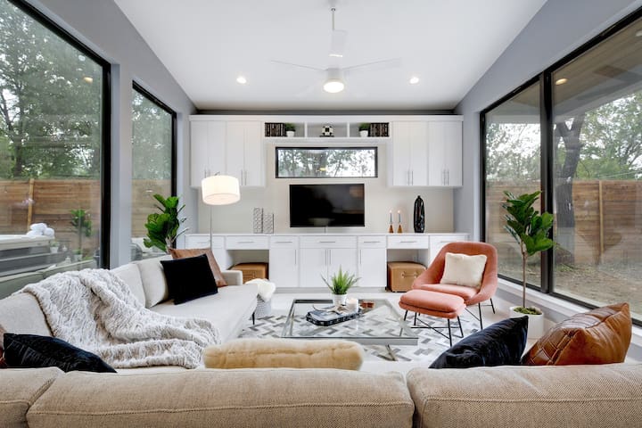 Premium East Austin Home | Hot Tub