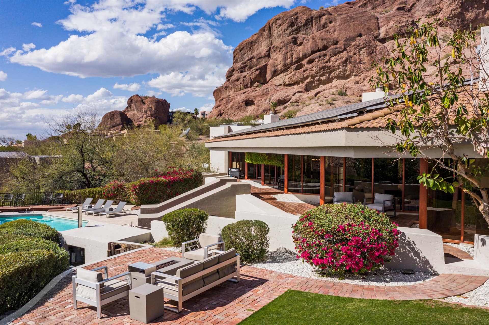 Peaceful Refuge on Camelback Mountain