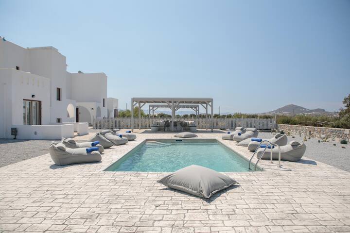 Olives Naxian Villa gallery image 2