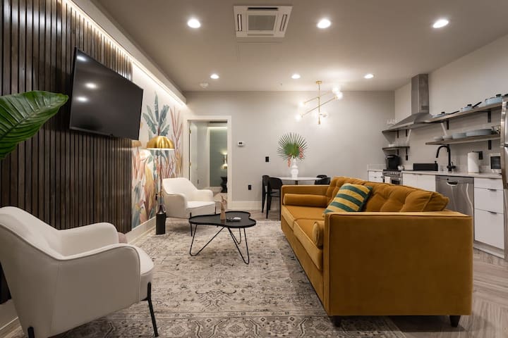 Walkable Stylish Getaway Famous Ave Of The Arts 22