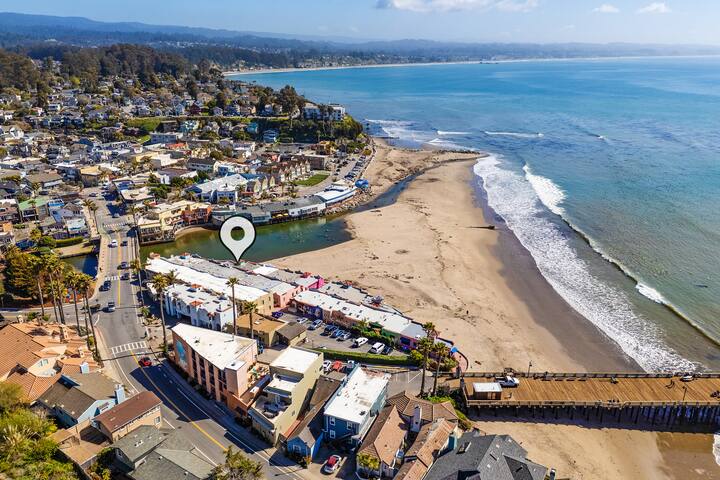 Capitola Venetian #1 – Historic Beachfront Getaway gallery image 4