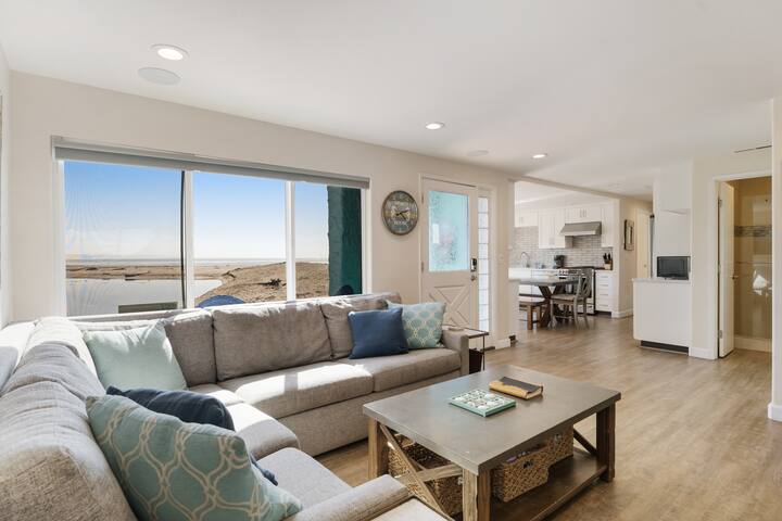 Capitola Venetian #1 – Historic Beachfront Getaway gallery image 2