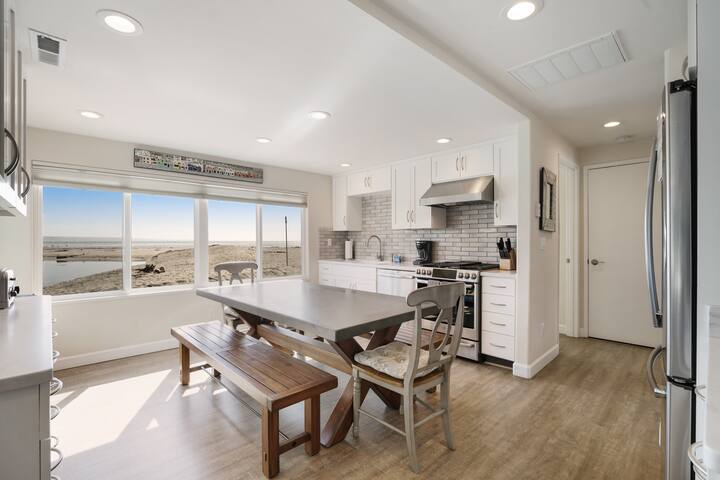 Capitola Venetian #1 – Historic Beachfront Getaway gallery image 3