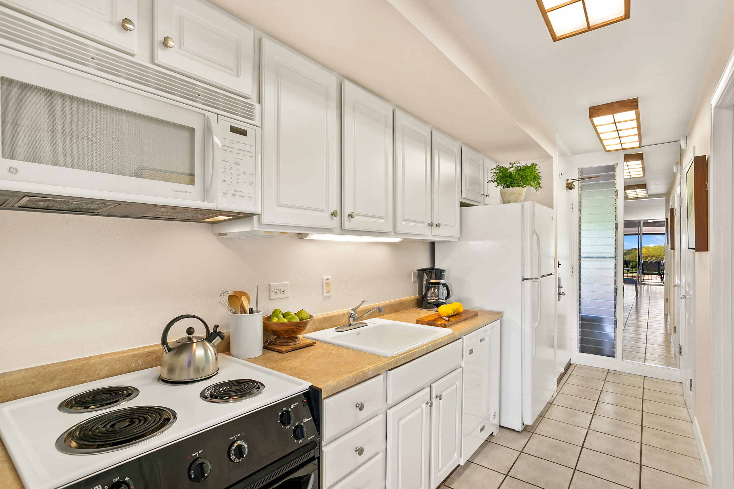 Condo in Lahaina · ★4.8 · 1 bedroom · 2 beds · 1 bath - Image 20