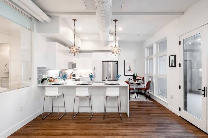 Bohemian Hideaway | RiNo Art Lofts gallery image 3