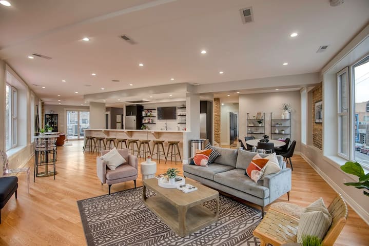 The Waveland Room 4 Bed/4bath Private Roof-Deck!