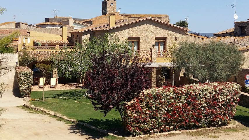 For Groups, Families Total Relax 10/12 Pax