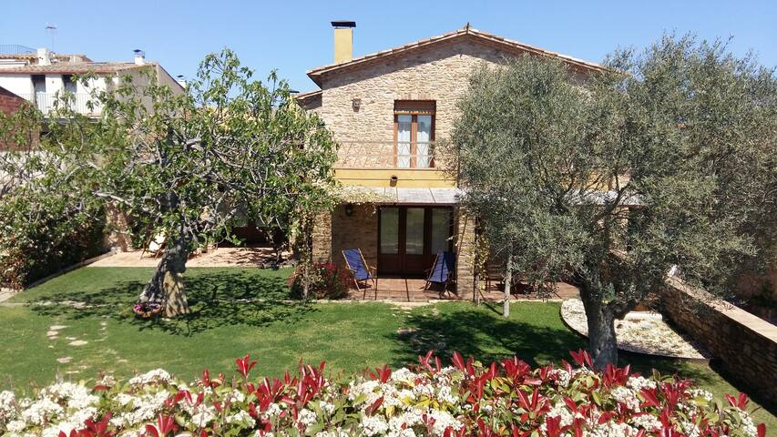 CASA RURAL IDEAL PARA GRUPOS, FAMILIAS…RELAX TOTAL 10/12 PAX gallery image 2