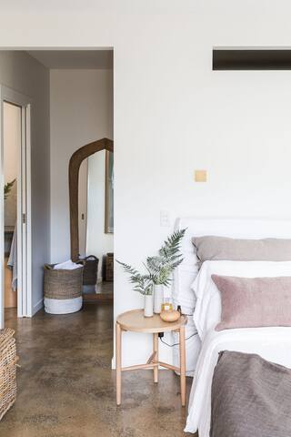 Dukes Beach House – Pool – Location – Style gallery image 5