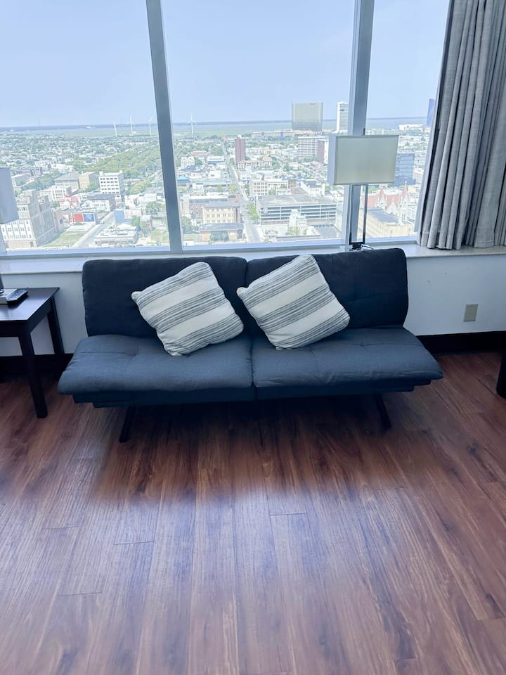 Beachfront Condo + Free Parking And Seasonal Pool - Atlantic City